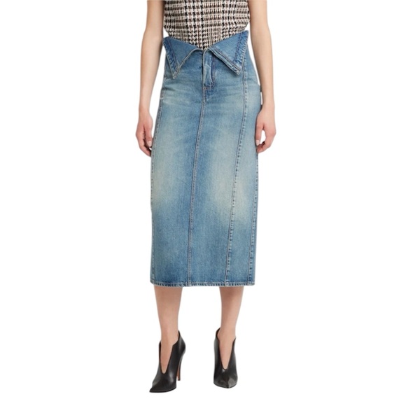 Alexander McQueen Dresses & Skirts - Alexander McQueen
Foldover-Waist Midi Denim Skirt